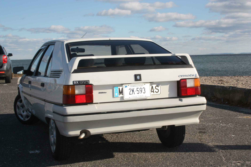 Illustration for article titled For $10,900, Might This 1989 Citroƫn BX Be Excellent?